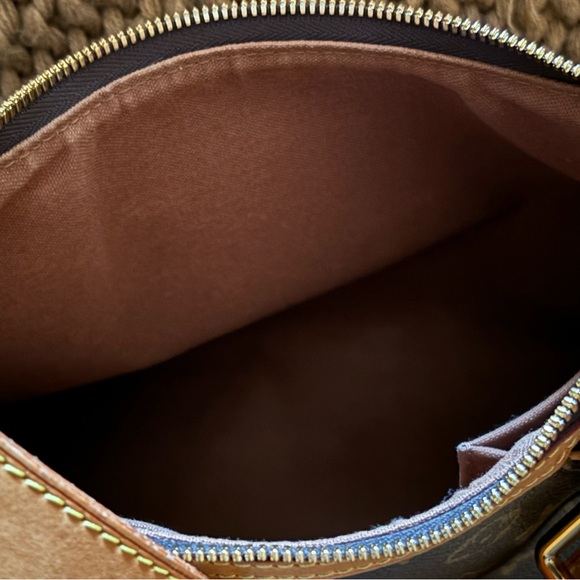 Louis Vuitton Thames GM Monogram Authentic Bag - Picture 12 of 15